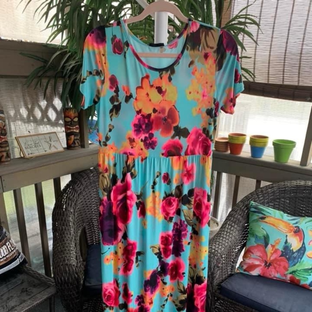 🌻Teal & Floral maxi dress🌻